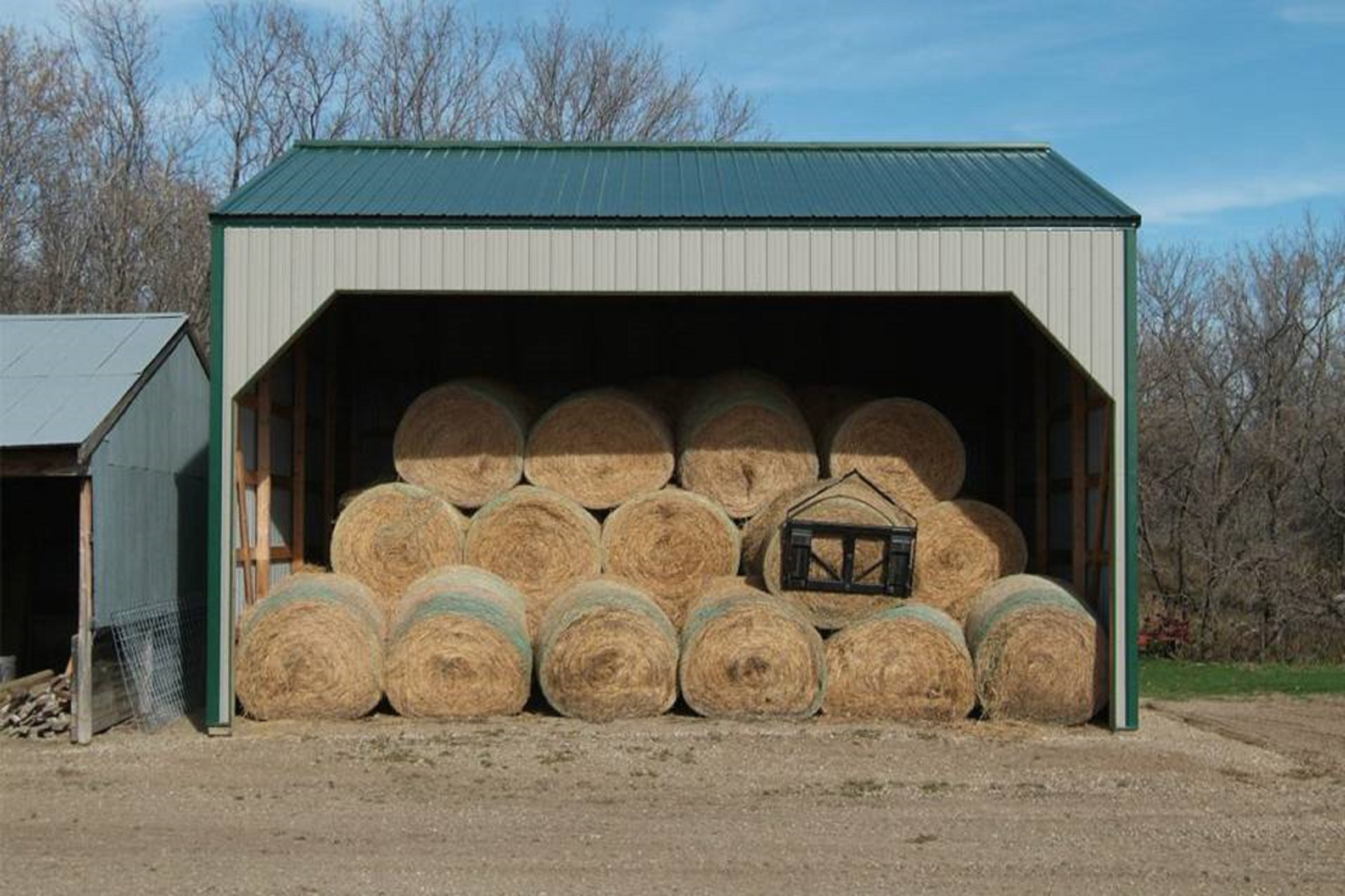 Horse arenas: Indoor riding & training facilities